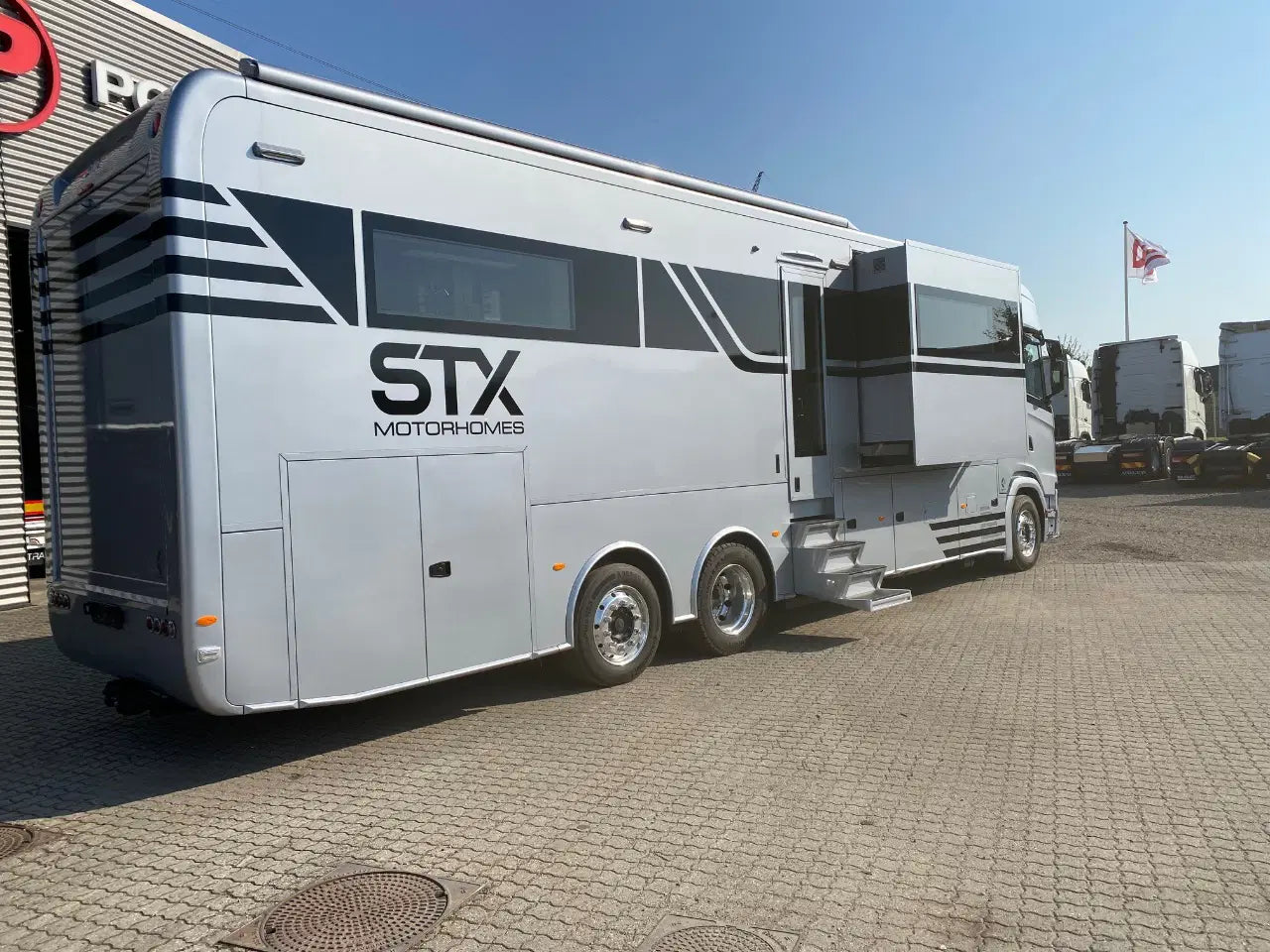 Scania S500 STX – luxe camper met 3 uitschuifbare modules