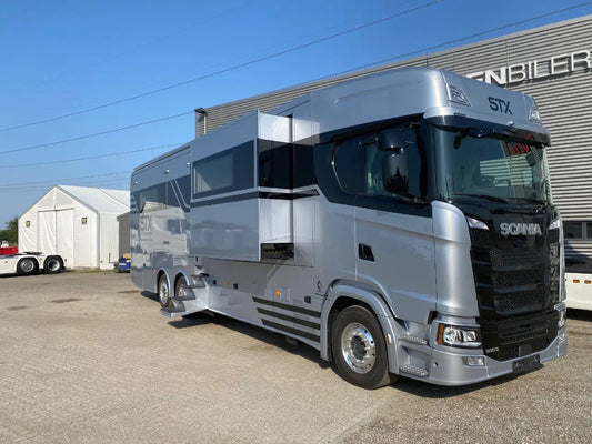 Scania S500 STX – luxury camper with 3 extendable modules