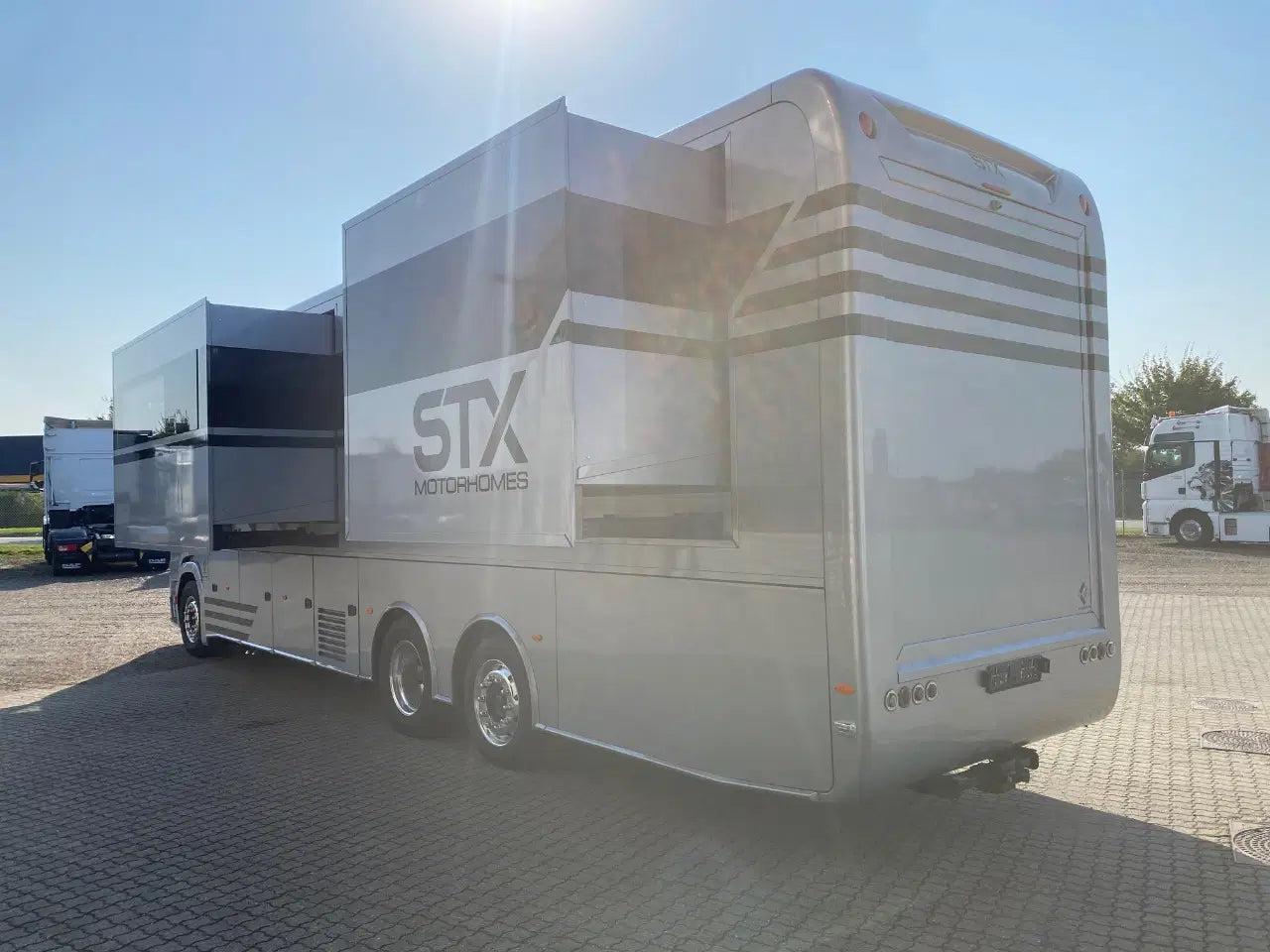 Scania S500 STX – luxe camper met 3 uitschuifbare modules
